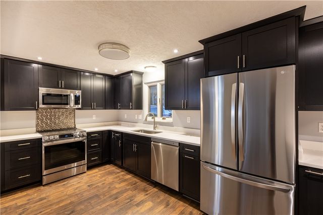 138 Green Dr, Pleasant Hills, PA 15236