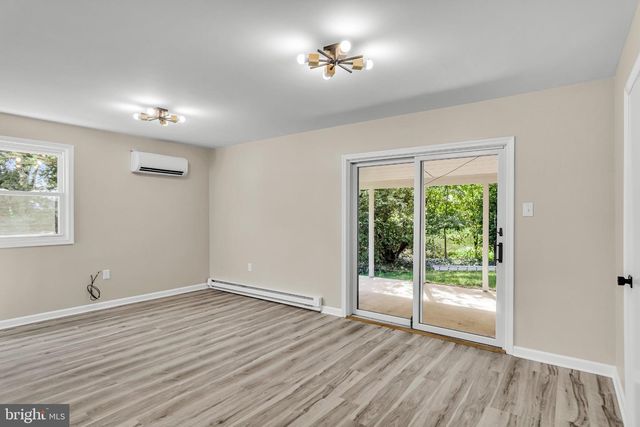 6054 EDWARD DR, Mechanicsburg, PA 17050