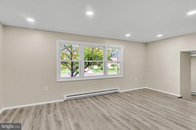 6054 EDWARD DR, Mechanicsburg, PA 17050