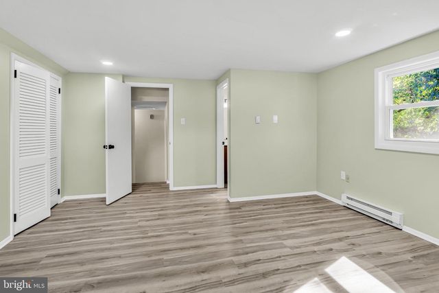 6054 EDWARD DR, Mechanicsburg, PA 17050
