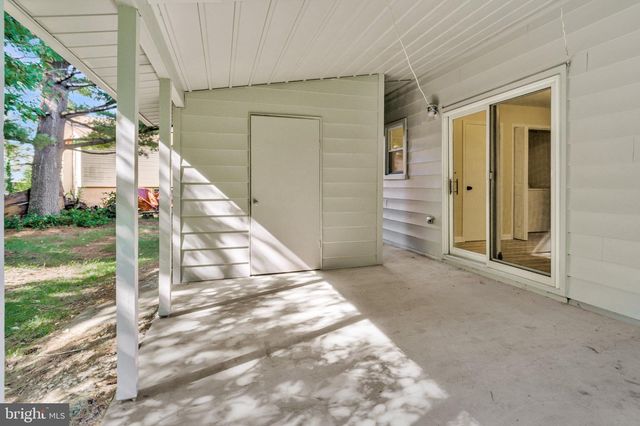 6054 EDWARD DR, Mechanicsburg, PA 17050
