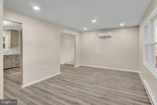6054 EDWARD DR, Mechanicsburg, PA 17050