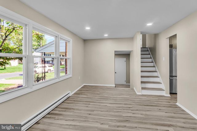 6054 EDWARD DR, Mechanicsburg, PA 17050
