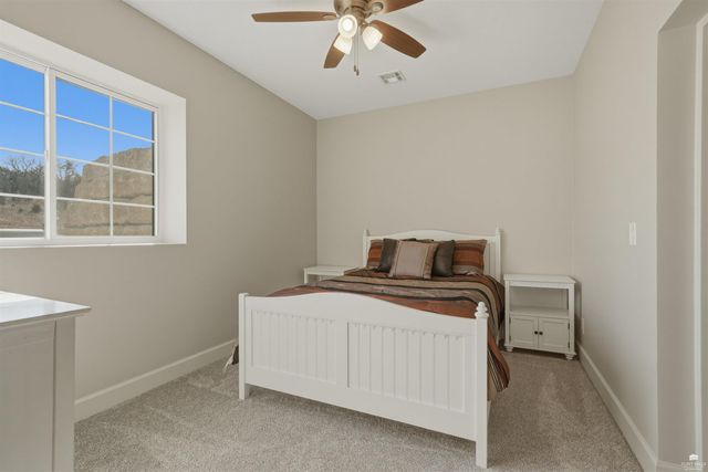 513 Ledgestone Ridge Court, Manhattan, KS 66503