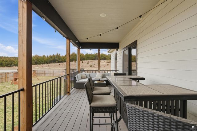 513 Ledgestone Ridge Court, Manhattan, KS 66503