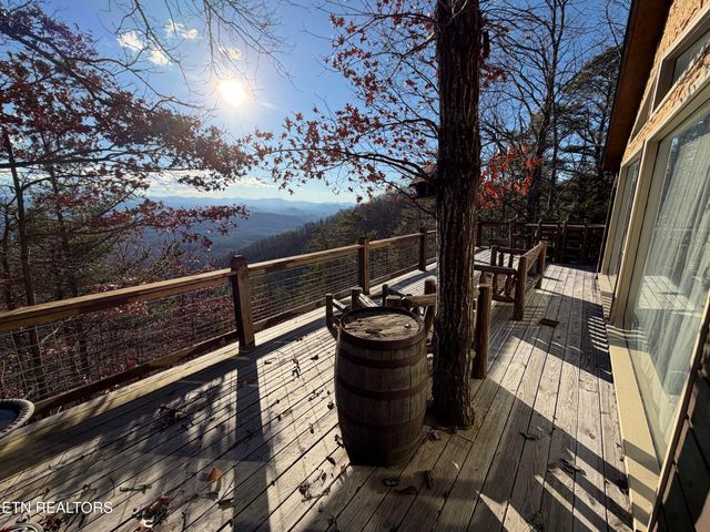 1001 Old Laurel Lane, Sevierville, TN 37876