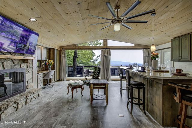 1001 Old Laurel Lane, Sevierville, TN 37876