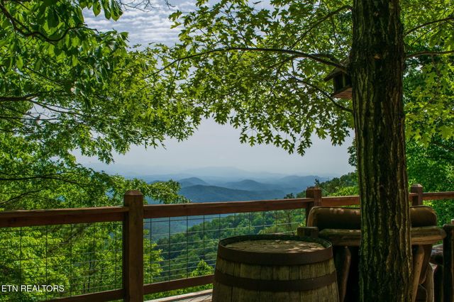 1001 Old Laurel Lane, Sevierville, TN 37876