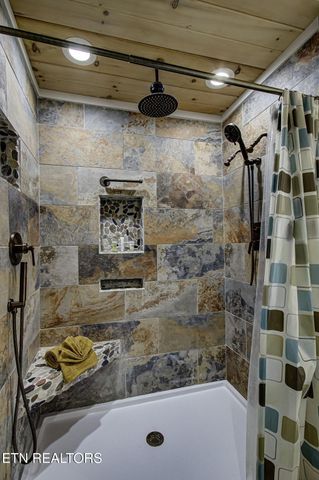 1001 Old Laurel Lane, Sevierville, TN 37876