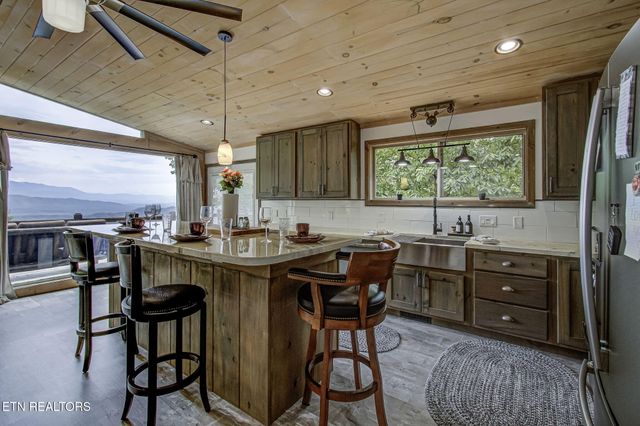 1001 Old Laurel Lane, Sevierville, TN 37876