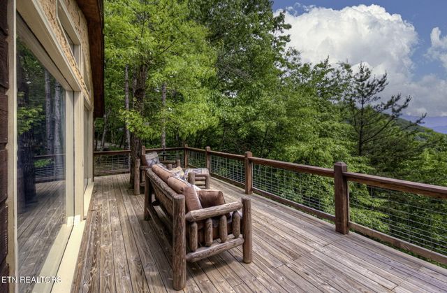 1001 Old Laurel Lane, Sevierville, TN 37876