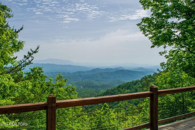 1001 Old Laurel Lane, Sevierville, TN 37876