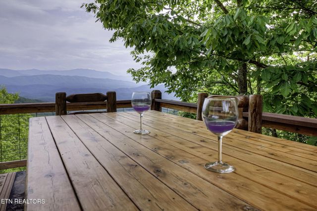 1001 Old Laurel Lane, Sevierville, TN 37876