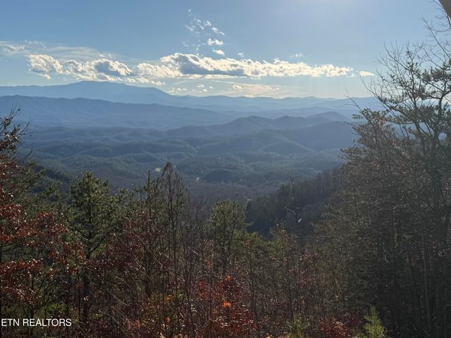 1001 Old Laurel Lane, Sevierville, TN 37876