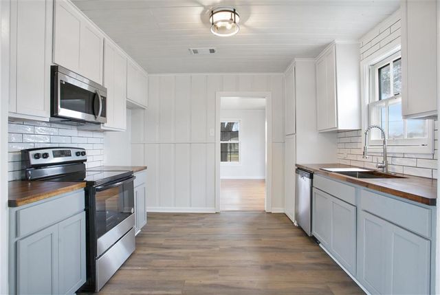 3809 Common Street, Lake Charles, LA 70607