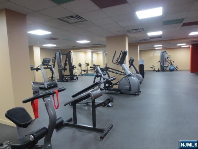 1265 15th 14F, Fort Lee, NJ 07024