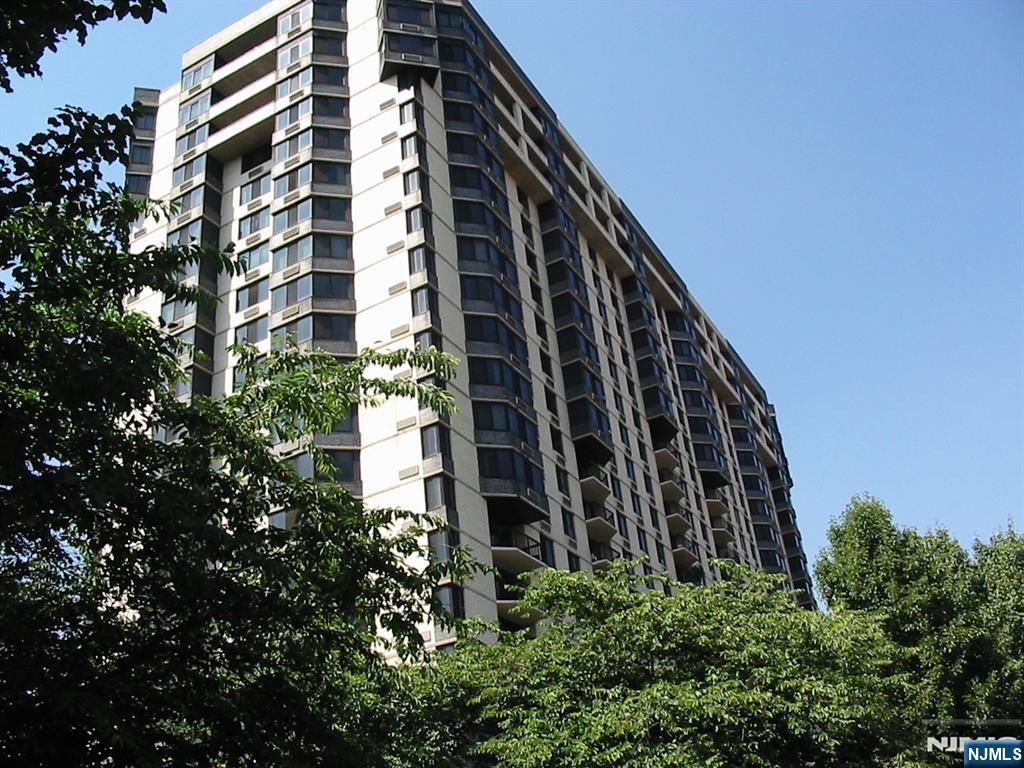 1265 15th 14F, Fort Lee, NJ 07024