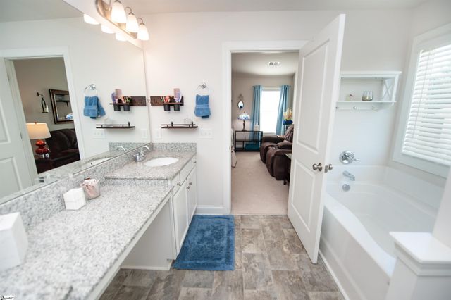 282 Braselton Street, Duncan, SC 29334