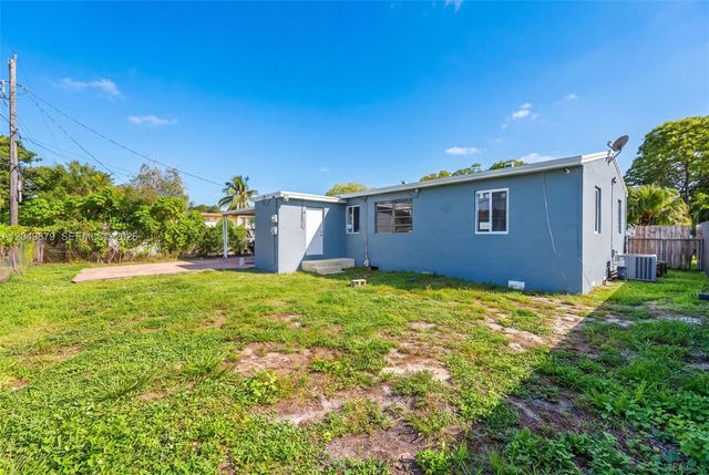 2420 NW 141st St, Opa-locka, FL 33054