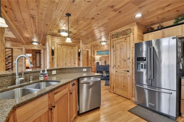 287 Rhonda Lane, Mineral Bluff, GA 30559