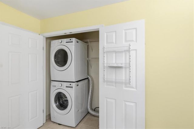 255 College Cross Apt 72, Norfolk, VA 23510