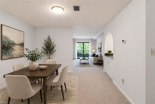 255 College Cross Apt 72, Norfolk, VA 23510