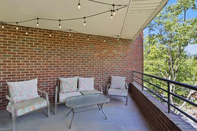 255 College Cross Apt 72, Norfolk, VA 23510