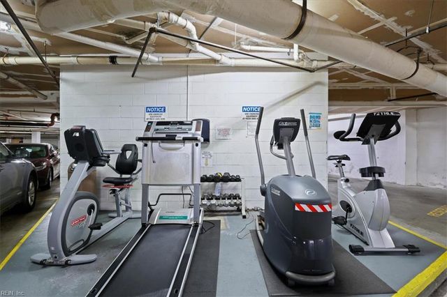 255 College Cross Apt 72, Norfolk, VA 23510