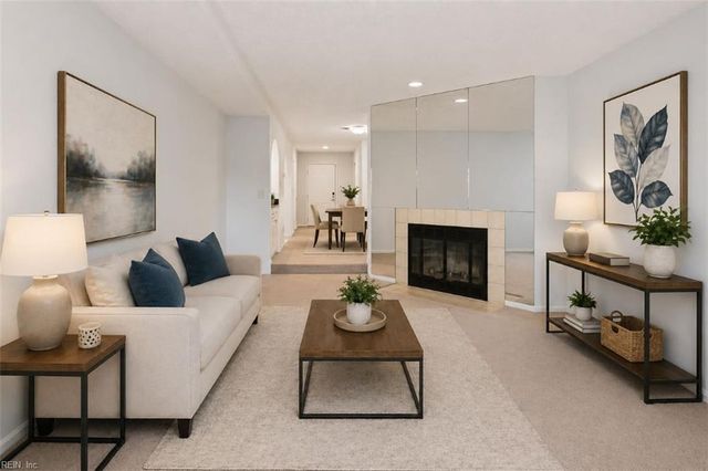 255 College Cross Apt 72, Norfolk, VA 23510