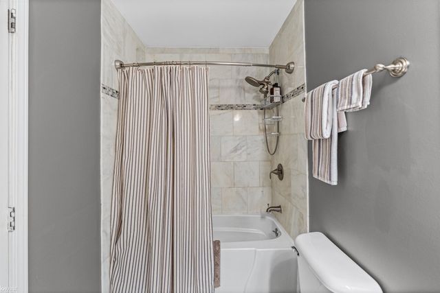 1170 Parklane Circle, Grand Blanc, MI 48439