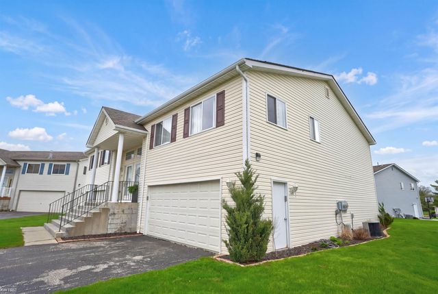 1170 Parklane Circle, Grand Blanc, MI 48439