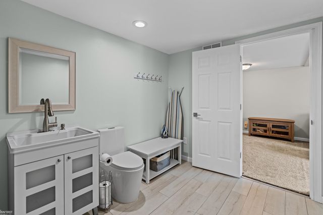 1170 Parklane Circle, Grand Blanc, MI 48439