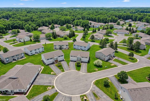 1170 Parklane Circle, Grand Blanc, MI 48439