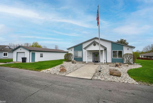 1170 Parklane Circle, Grand Blanc, MI 48439