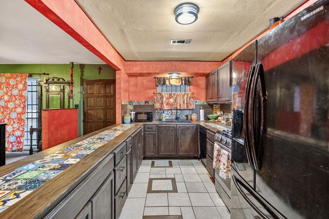 119 Southbrook Circle, Houston, TX 77060