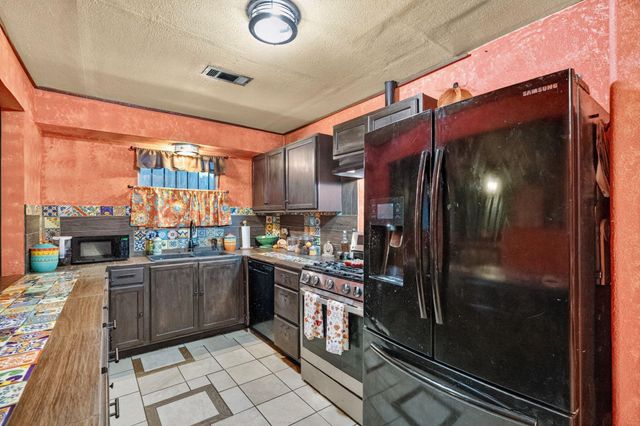 119 Southbrook Circle, Houston, TX 77060