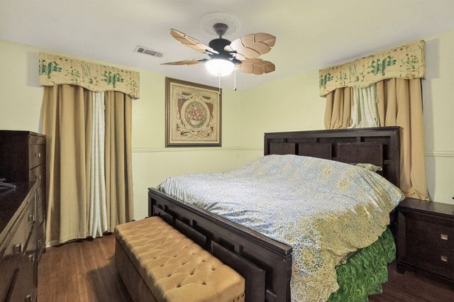 119 Southbrook Circle, Houston, TX 77060