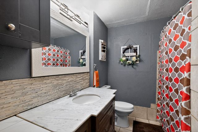 119 Southbrook Circle, Houston, TX 77060