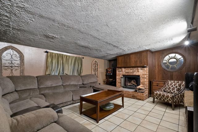 119 Southbrook Circle, Houston, TX 77060