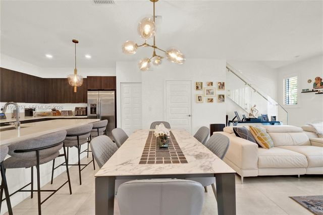 8319 NW 49th St, Doral, FL 33166