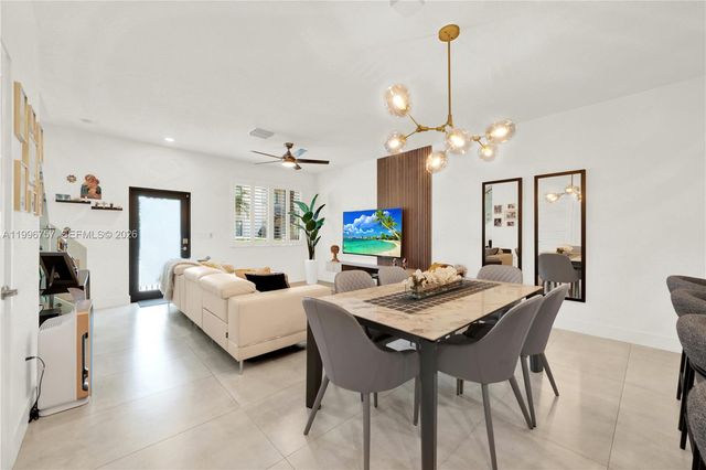 8319 NW 49th St, Doral, FL 33166