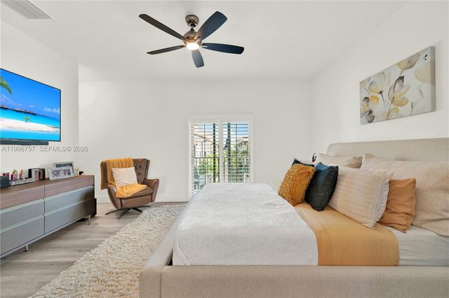 8319 NW 49th St, Doral, FL 33166