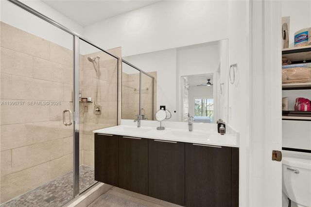 8319 NW 49th St, Doral, FL 33166