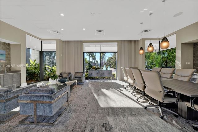 8319 NW 49th St, Doral, FL 33166