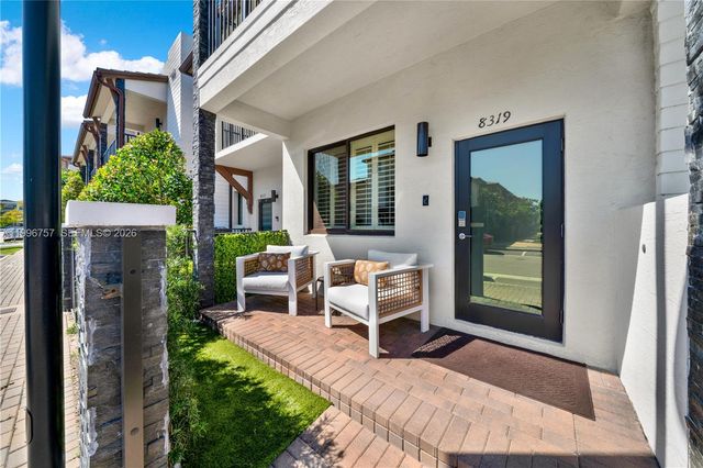 8319 NW 49th St, Doral, FL 33166