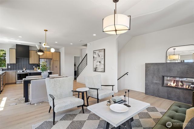 4428 Dayton Avenue N, Seattle, WA 98103