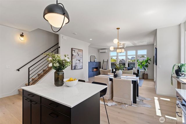 4428 Dayton Avenue N, Seattle, WA 98103