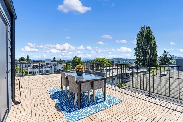 4428 Dayton Avenue N, Seattle, WA 98103