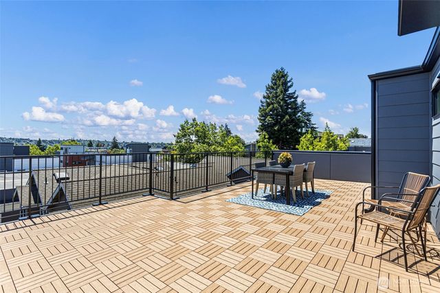 4428 Dayton Avenue N, Seattle, WA 98103