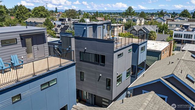4428 Dayton Avenue N, Seattle, WA 98103